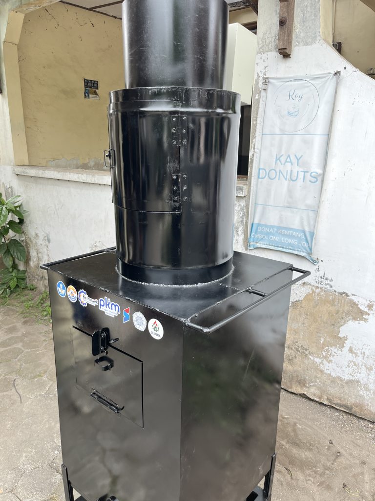 Mahasiswa UGM Ciptakan “Gelora”, Inovasi Incinerator Portable Ramah Lingkungan untuk Atasi Sampah Rumah Tangga